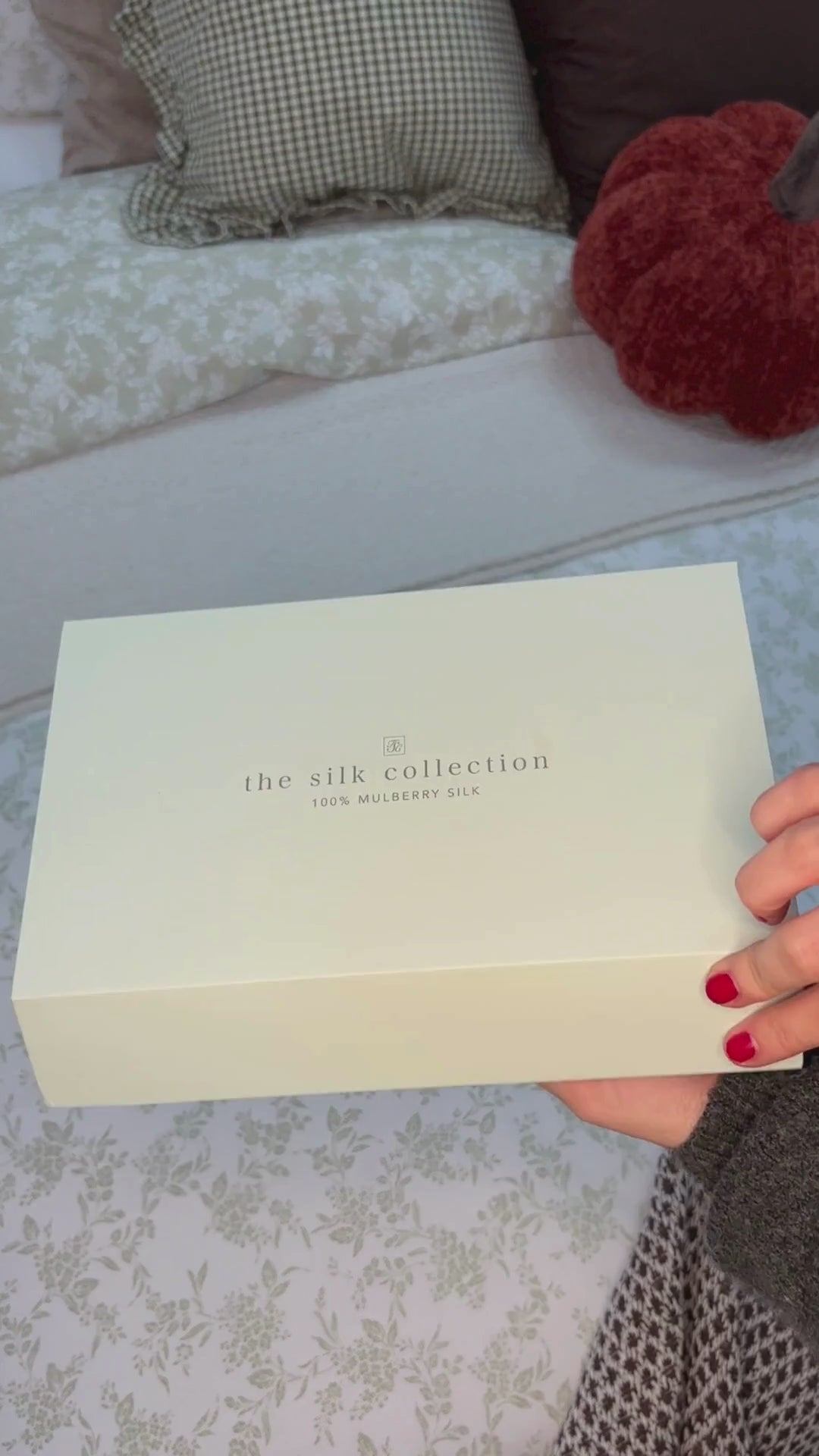 Mulberry silk pillowcase unboxing gift box